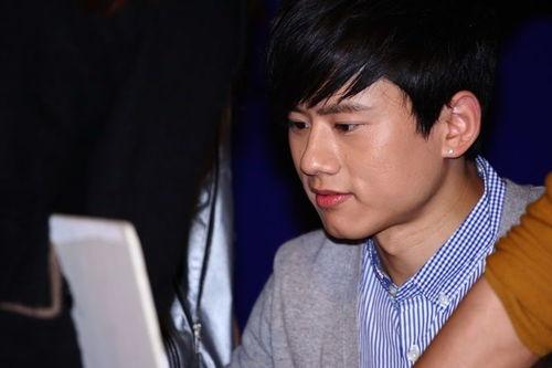 娱乐圈吃瓜的两人